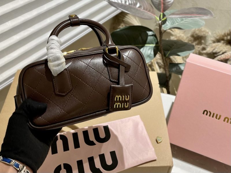 Rep Bags 06YA16136