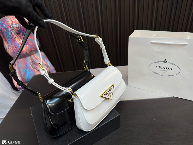 Rep Bags 05YA17977
