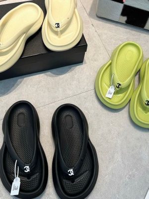 AAAA Replica Chanel Women Fashion Summer Double C New Foam Flip-Flops