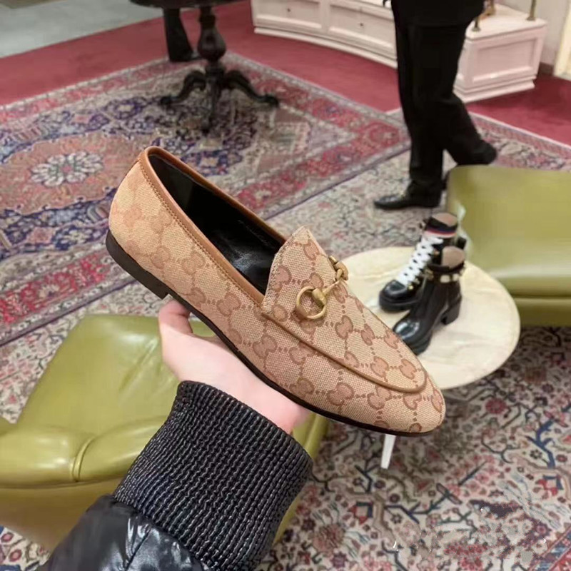 AAAA Replica Gucci Frauen Hufeisen Schnalle gedruckt Brief Loafers