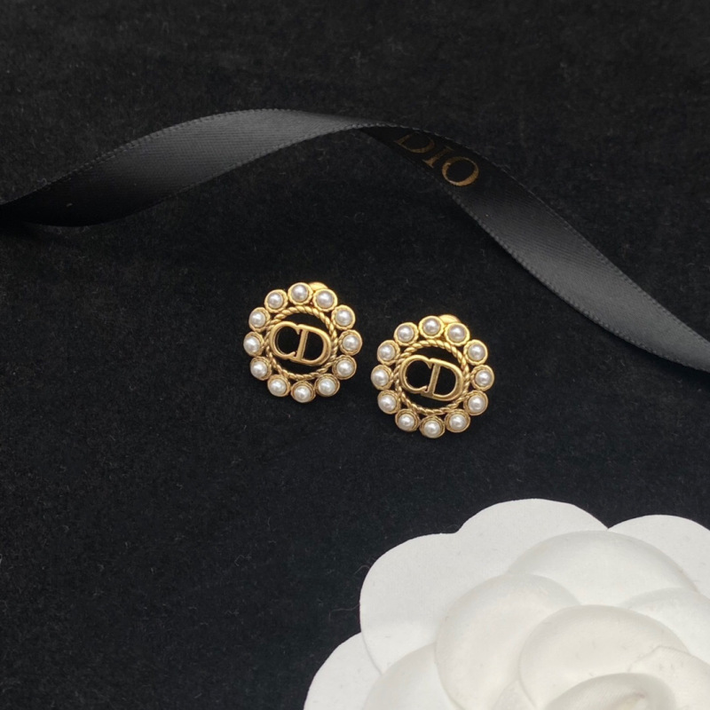Boucles d'oreilles en perles imitation lettre creuse à la mode