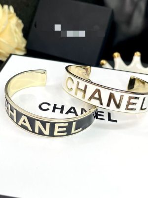 Replica Designer Chanel Letter Pattern Enamel Open Bracelet