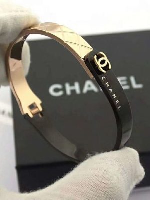 Replica Designer Chanel Luxurious Colorblock Double C Bracelet