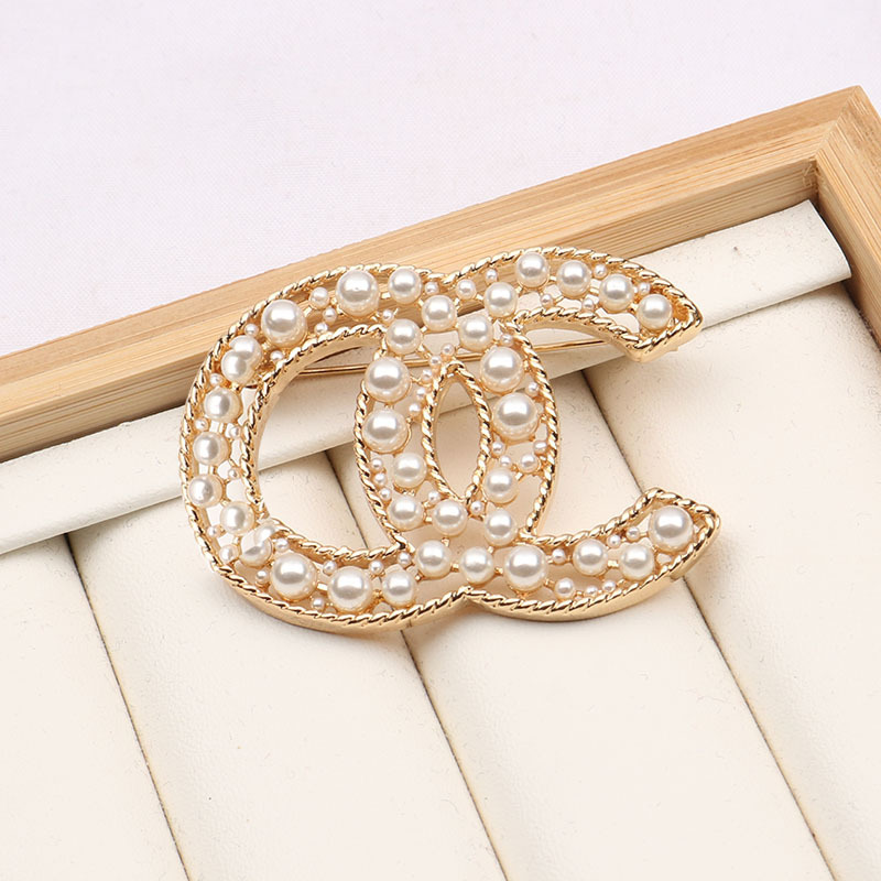 Replica Designer Chanel Women Fashion Double C Pearl Brooch