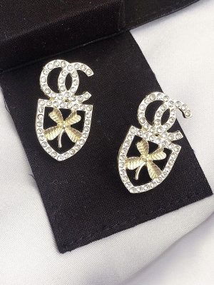 Replica Designer Chanel Women Fashion Leaf Pearl Rhinestone Double C Earrings