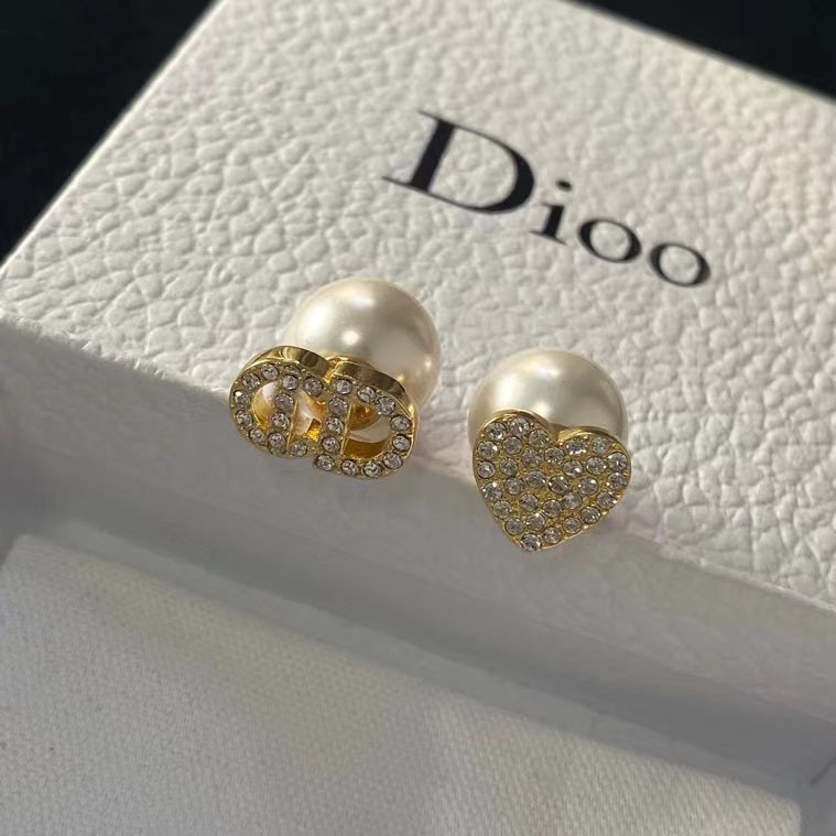 Replica Designer Dior Fashion Irregular Metal Letter Heart Stud Earrings