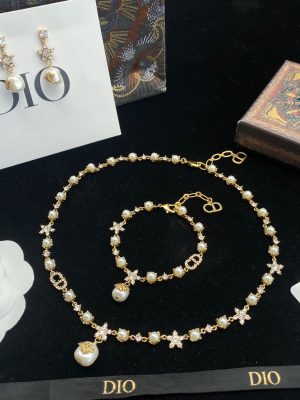 Replica Designer Dior Fashion Rhinestone Letter Imitation Pearl Bracelet And Necklace
