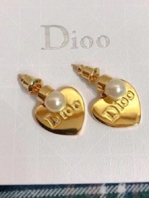 Replica Designer Dior Simple Heart Letter Stud Earrings