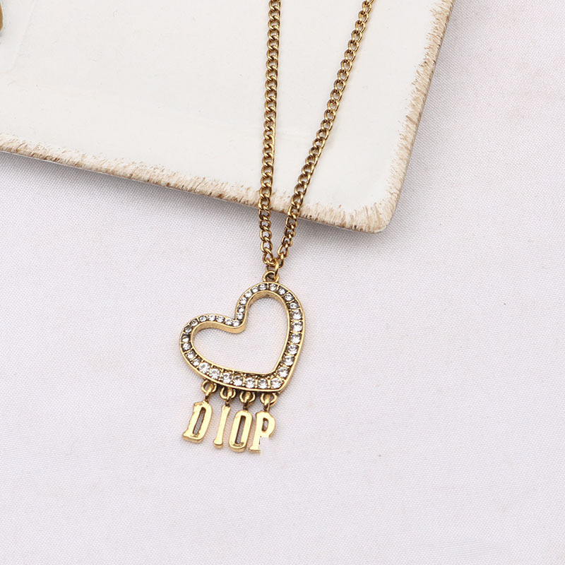 Replica Designer Dior Simple Letter Tassel Heart Necklace
