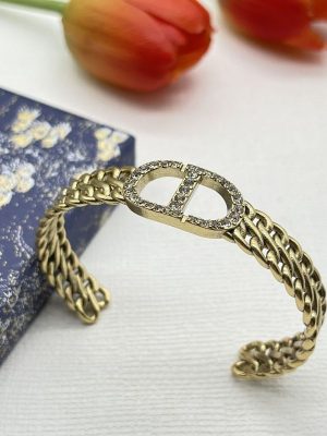 Replica Designer Dior Simple Rhinestone Wave Bracelet