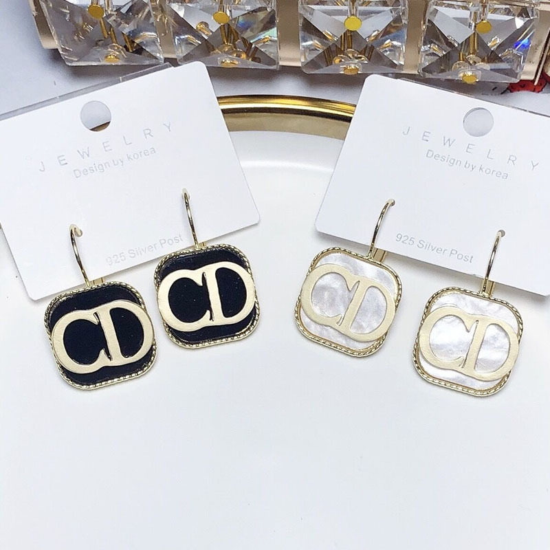 Replica Designer Dior Simple Square Shell Letter Earrings