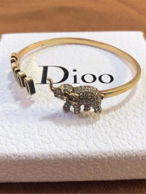 Replica Designer Dior Vintage Rhinestone Letter Elephant Open Bracelet