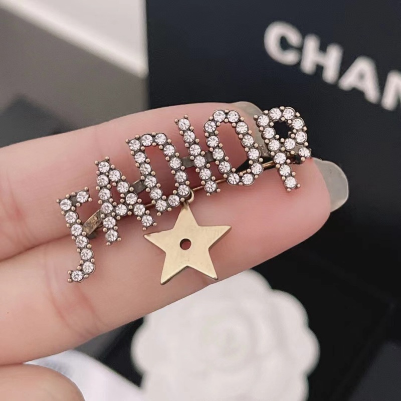 Replica Designer Dior Vintage Rhinestone Letter Metal Star Brooch