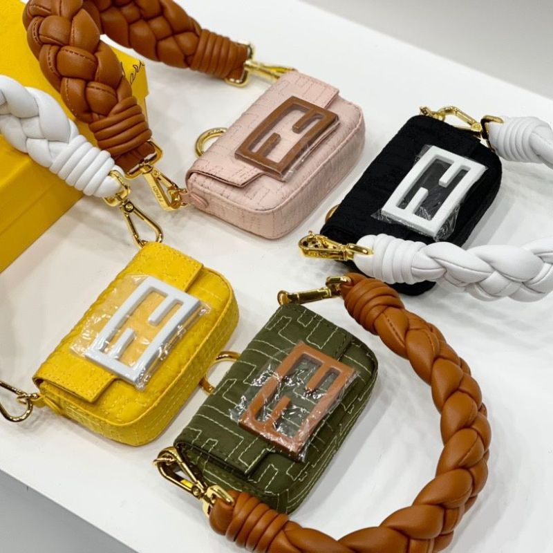 Replica Designer Fendi Chain Coin Purse Woven Headphone Shoulder Bag