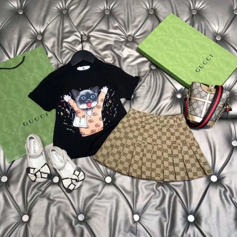 Replica Designer Gucci Kids Girls Cat Print Short-Sleeved T-shirts And Skirts 2pcs Set