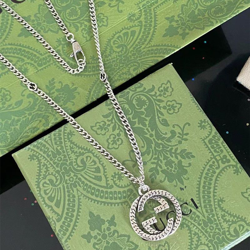 Replica Designer Gucci Vintage Letter Pendant Interlocking Snake Necklace