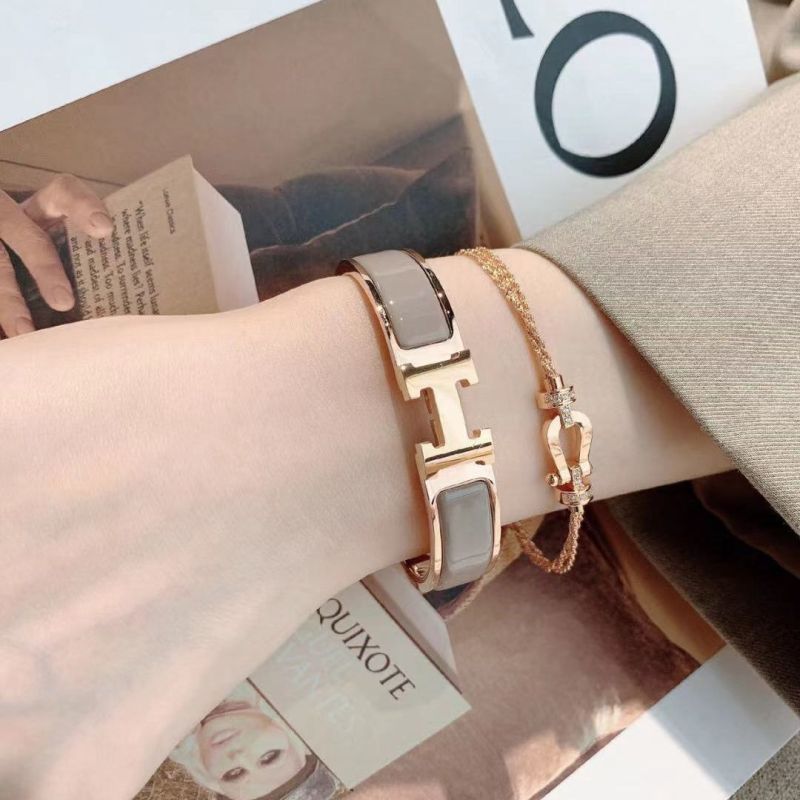 Replica Designer Hermes Women Fashion H Buckle Titanium Steel Bracelet