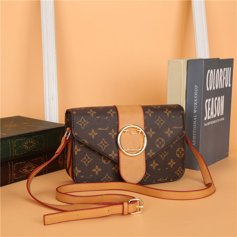 Replica Designer Louis Vuitton Fashion Metal Letter Embellished Shoulder Bag