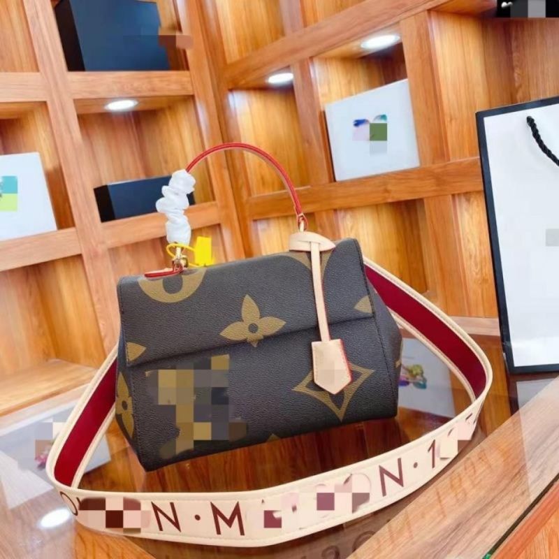 Replica Designer Louis Vuitton Women Presbyopia Hand-Held One-Shoulder Messenger Bag